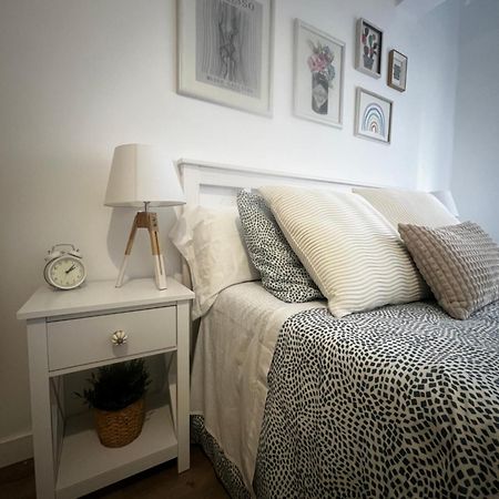 Piso Recien Reformado En El Centro De Santander, Zona Estaciones Apartment Luaran gambar