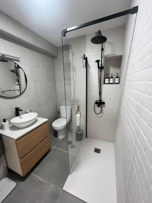 Piso Recien Reformado En El Centro De Santander, Zona Estaciones Apartment Luaran gambar