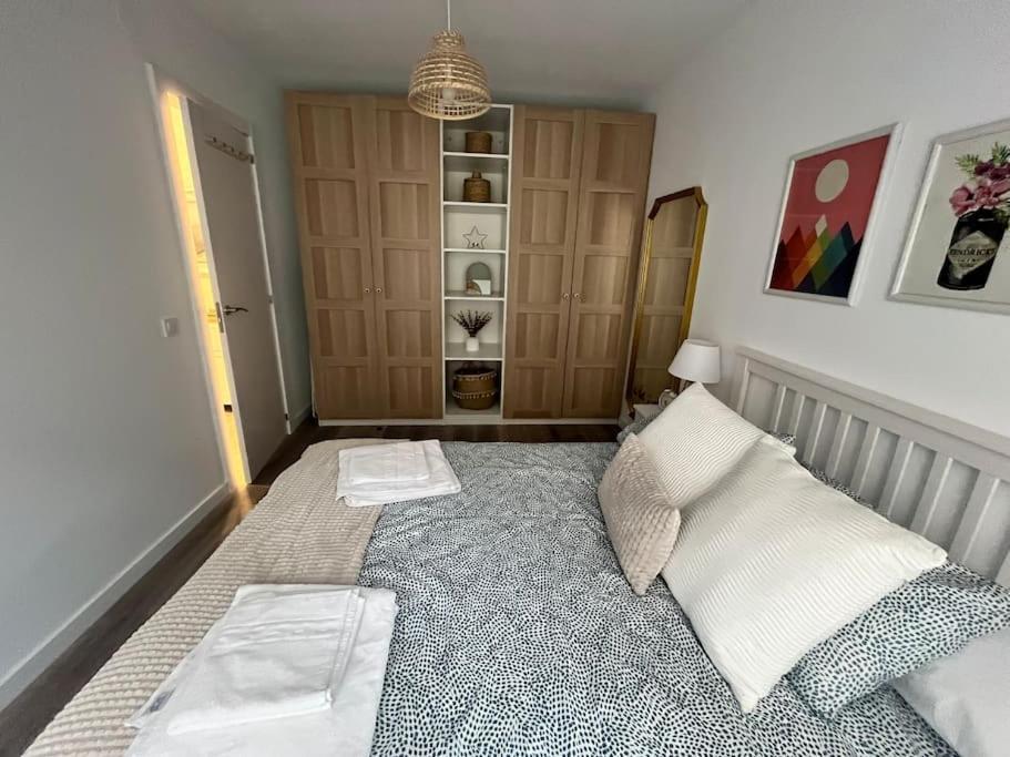 Piso Recien Reformado En El Centro De Santander, Zona Estaciones Apartment Luaran gambar