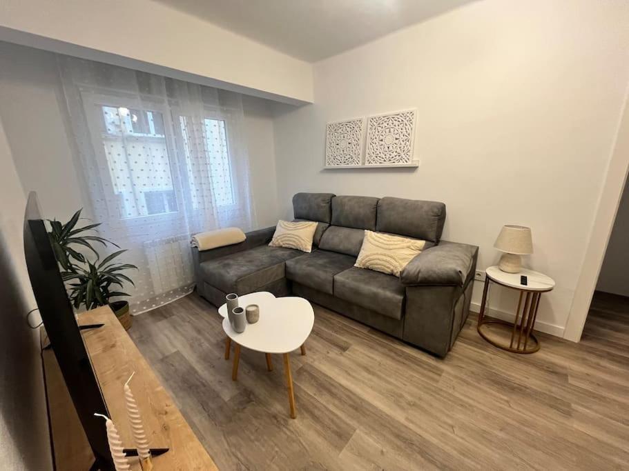 Piso Recien Reformado En El Centro De Santander, Zona Estaciones Apartment Luaran gambar